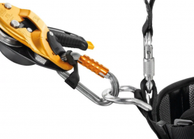 Карабин PETZL  AM&#039;D TRIACT-LOCK